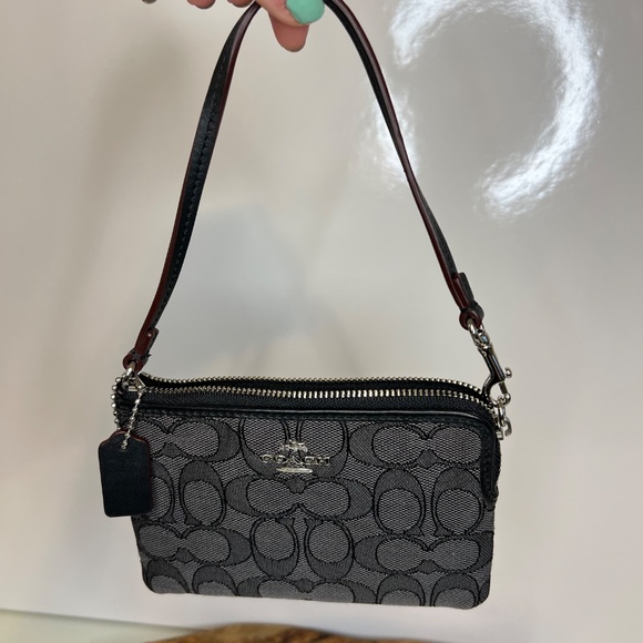 Coach Wristlet Black Monogram Pattern Jacquard Canvas Leather Wallet Like New - Picture 3 of 16